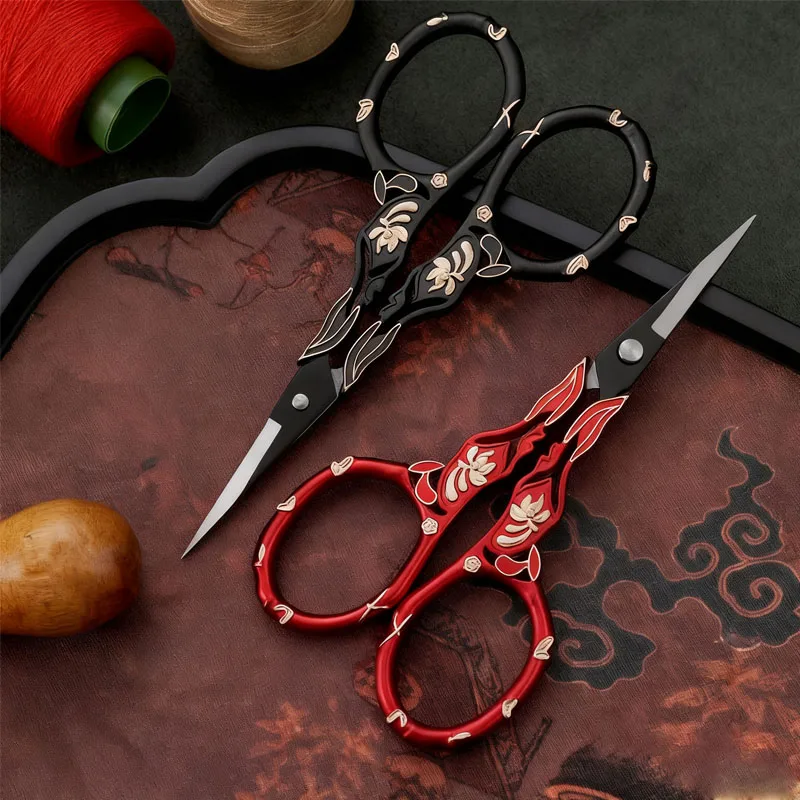 Embroidery Scissors Small - /Tijeras de sastre para punto de