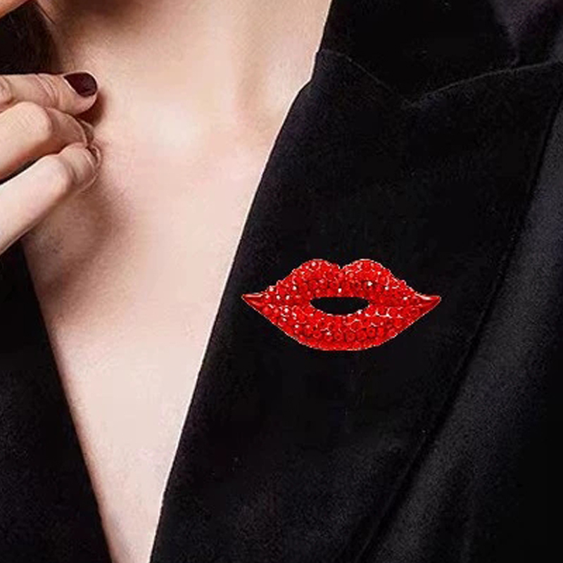 Embroidery Lips - Broches llenos de cristal con forma