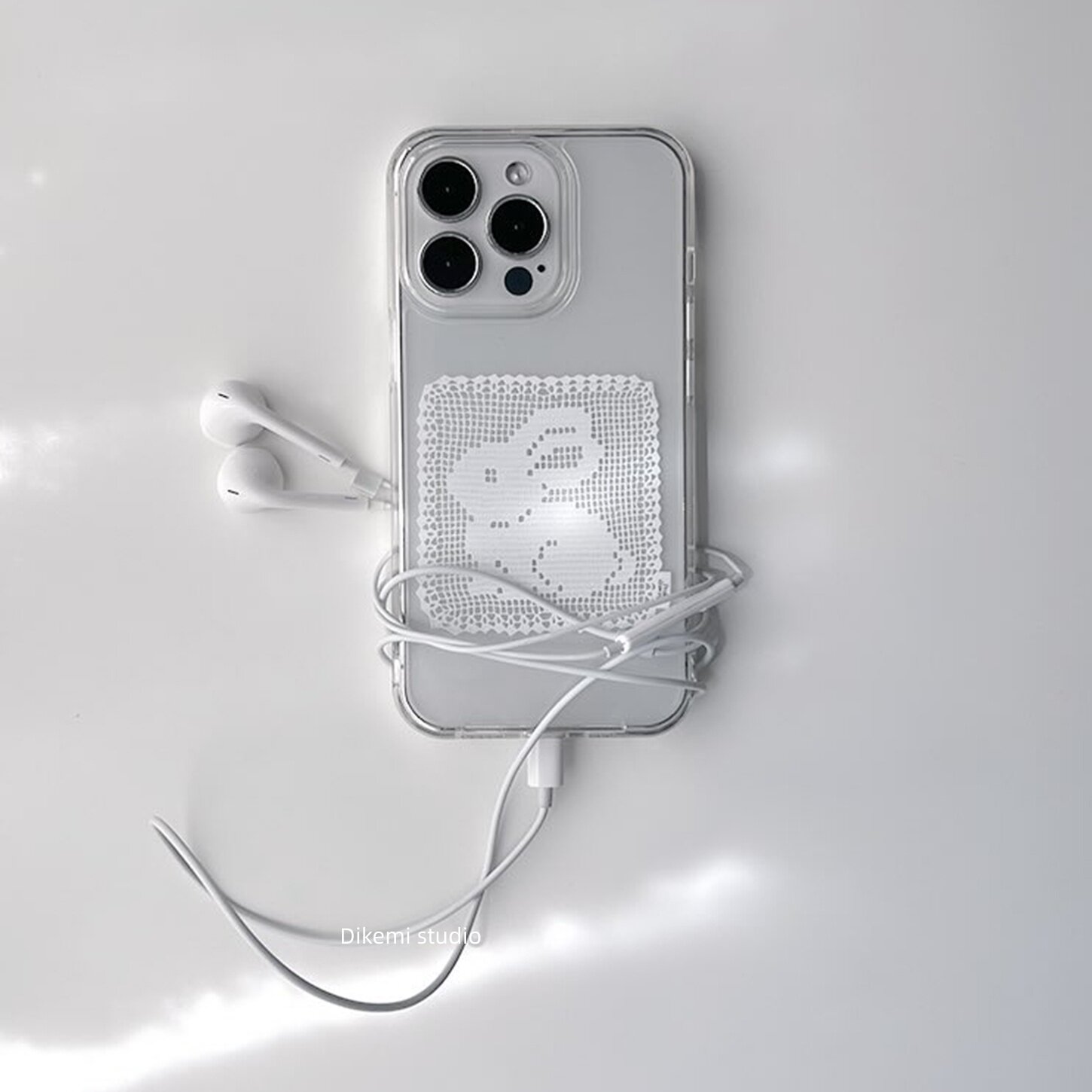 Embroidery White - Funda de silicona antichoque con diseño