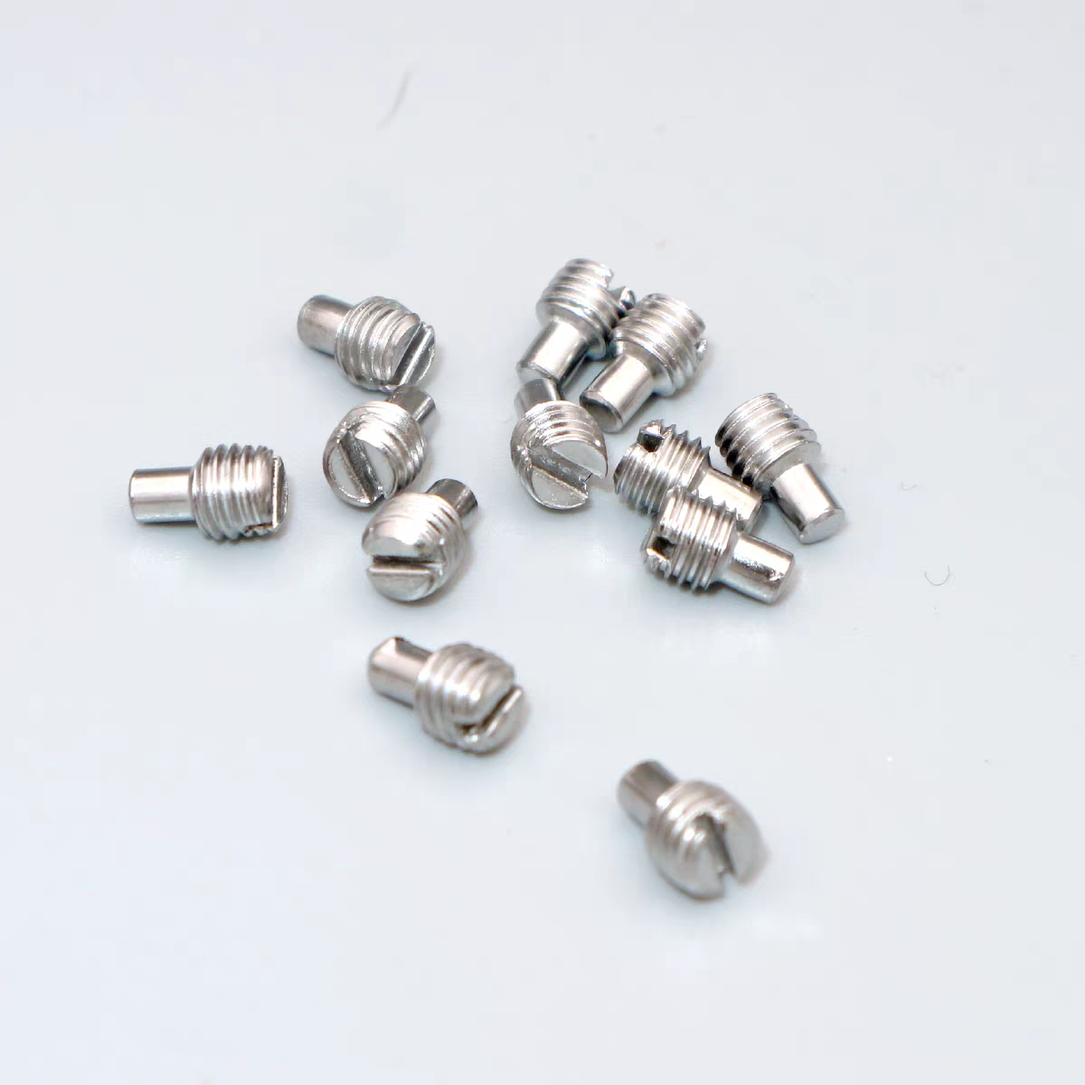 Embroidery Needle - Pinza y Tornillo de Acero Industrial
