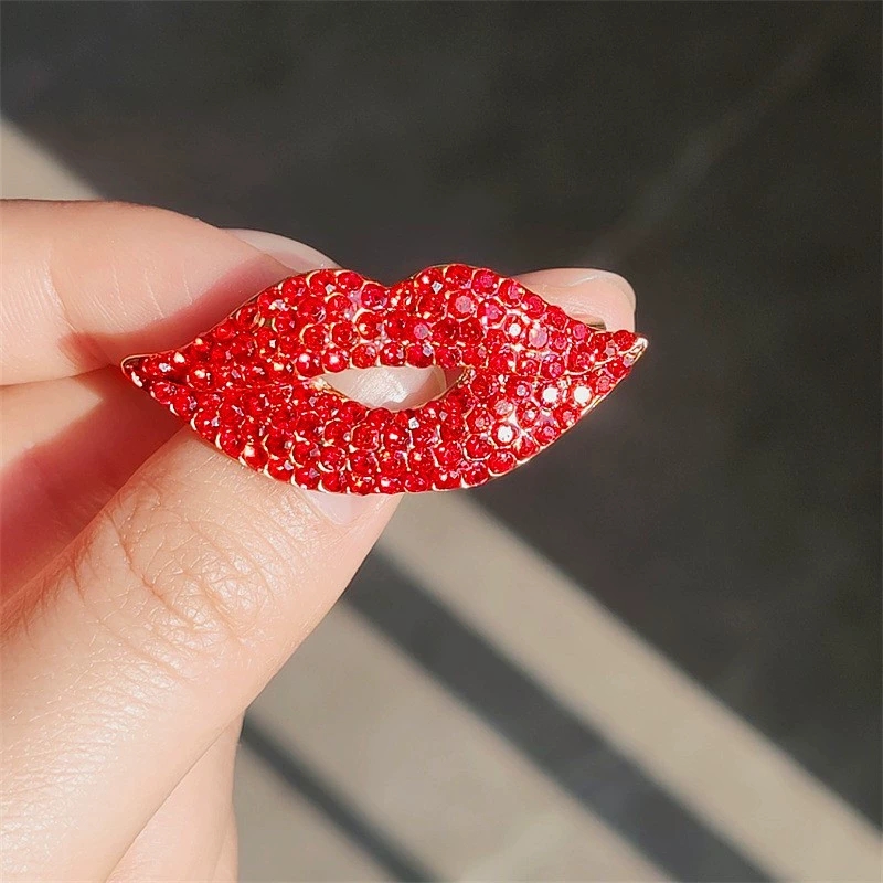 Broches llenos de cristal con  - Embroidery Lips reseña y precio