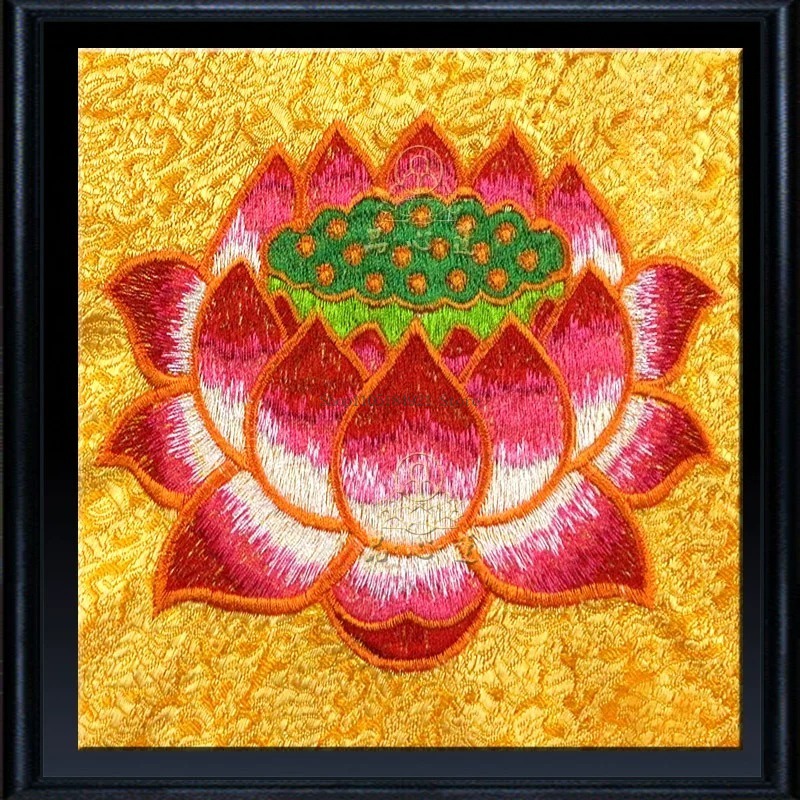 Funda de Sutra de Loto y Berga - Embroidery Cloth reseña y precio