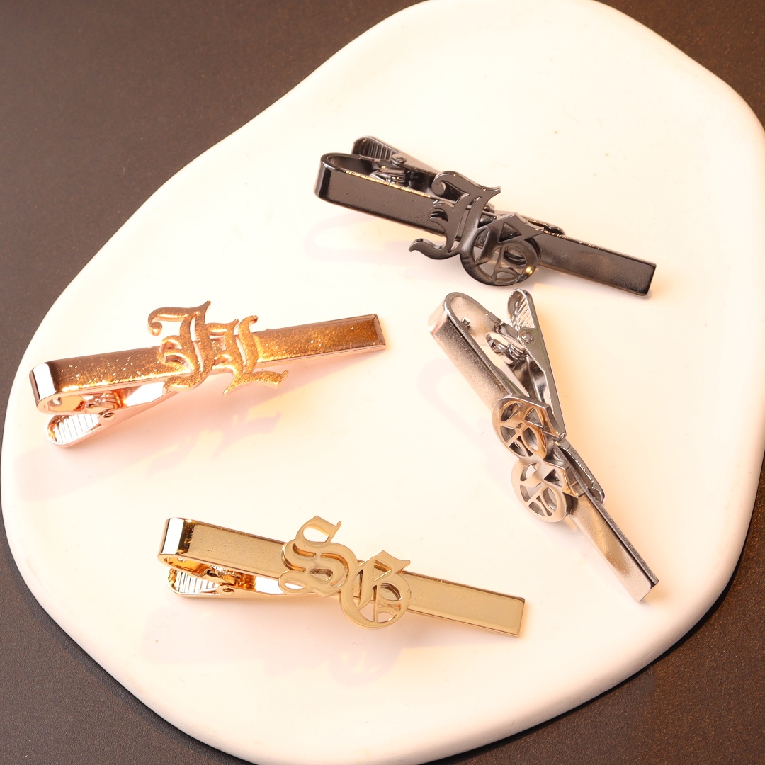 Clip de corbata con iniciales  - Embroidery Names reseña y precio