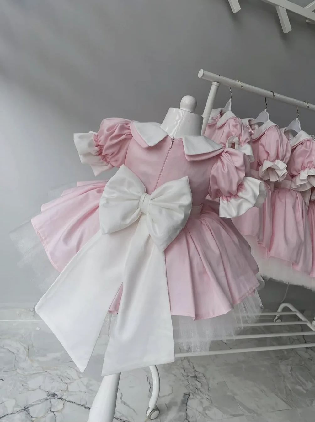 Vestido rosa bordado de flores - Embroidery Rabbit reseña y precio