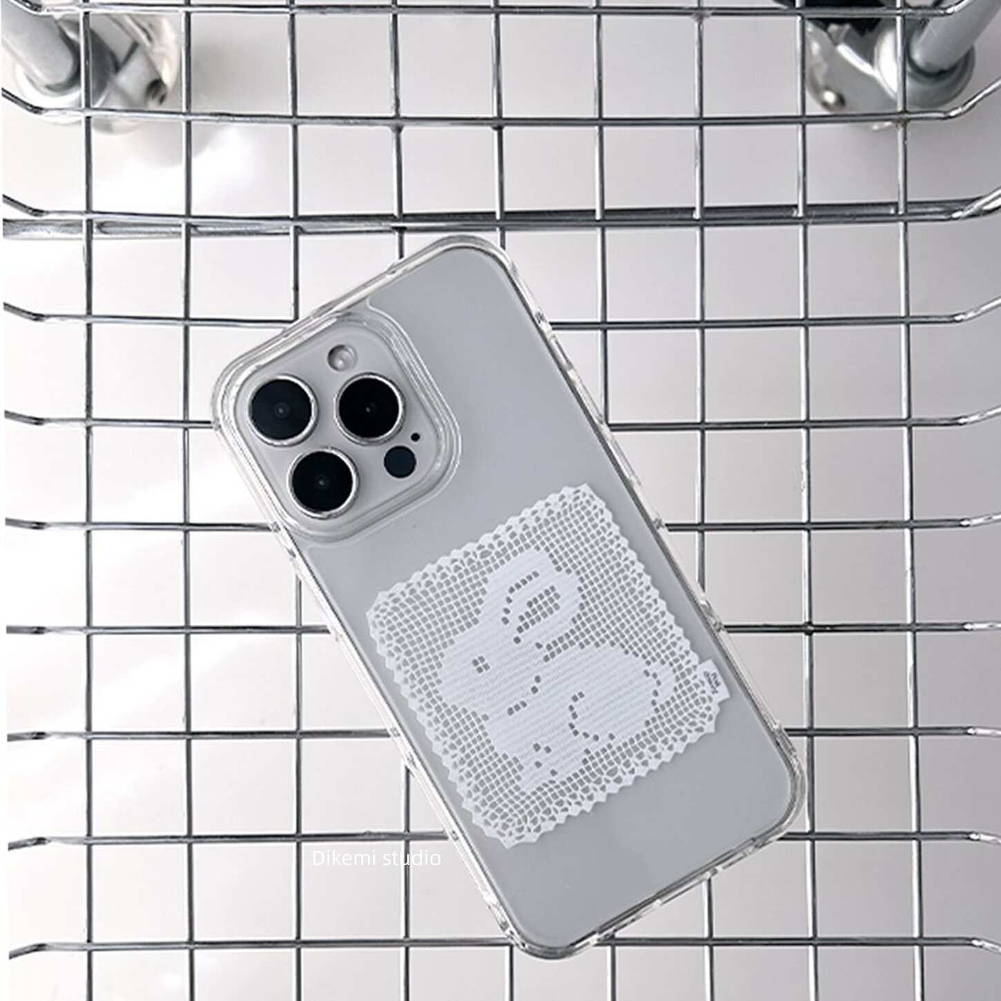 Funda de silicona antichoque c - Embroidery White reseña y precio