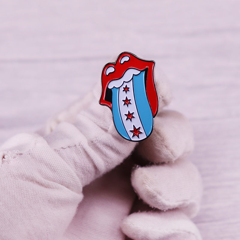 Pin esmaltado con bandera de C - Embroidery Lips reseña y precio